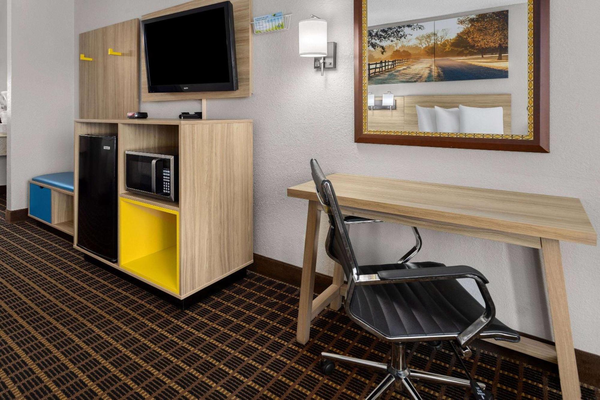 Days Inn By Wyndham Waycross Exteriér fotografie