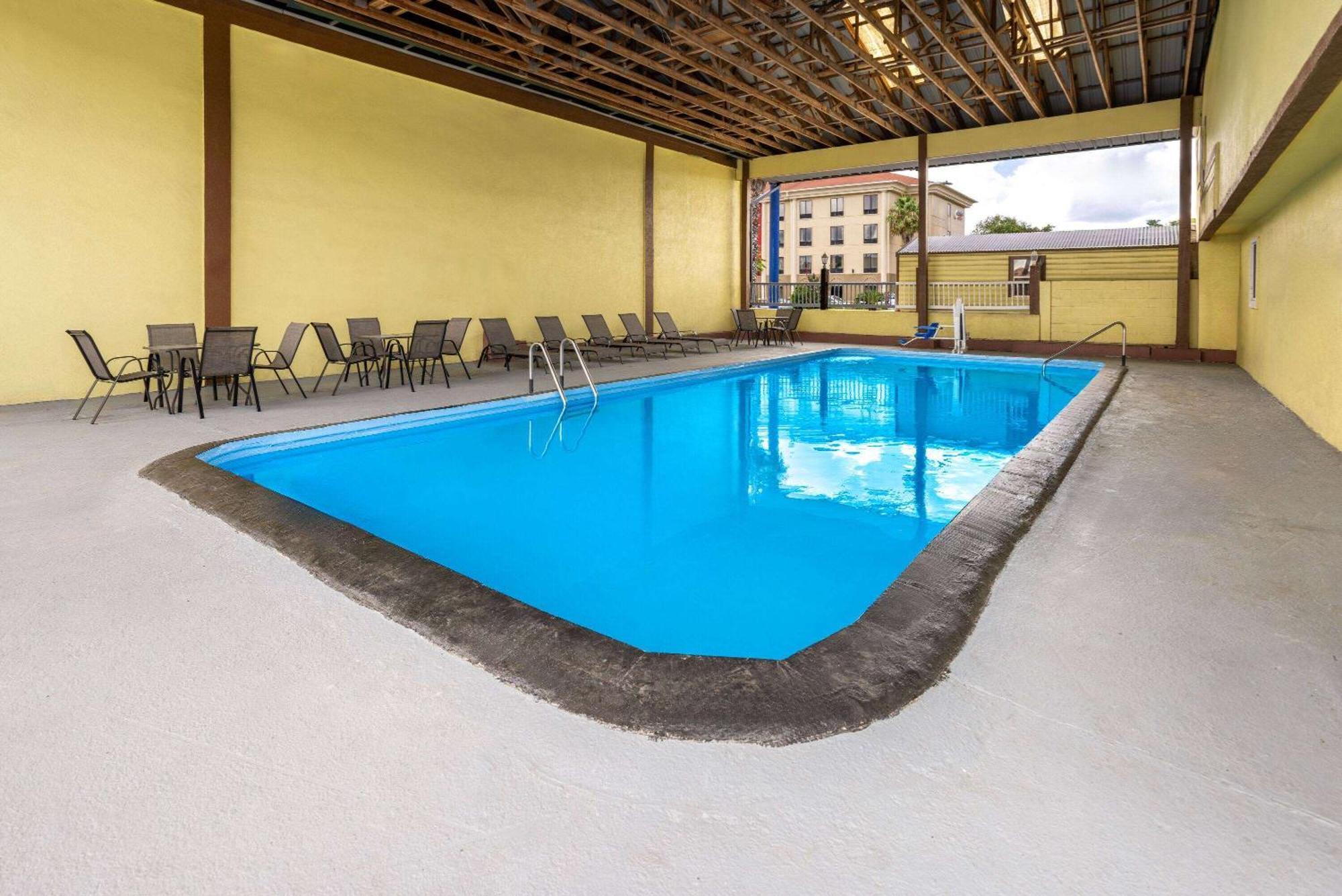 Days Inn By Wyndham Waycross Exteriér fotografie