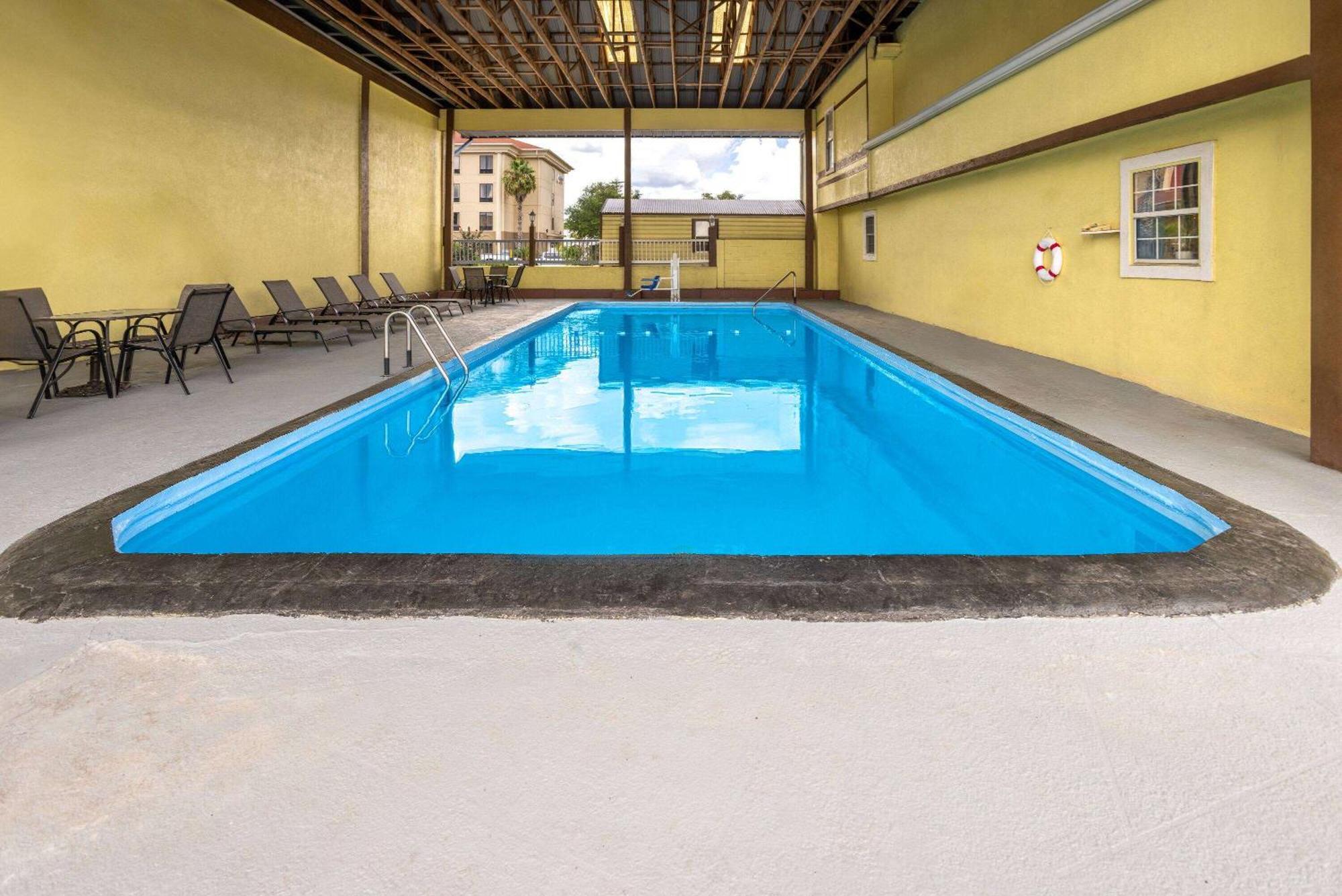 Days Inn By Wyndham Waycross Exteriér fotografie