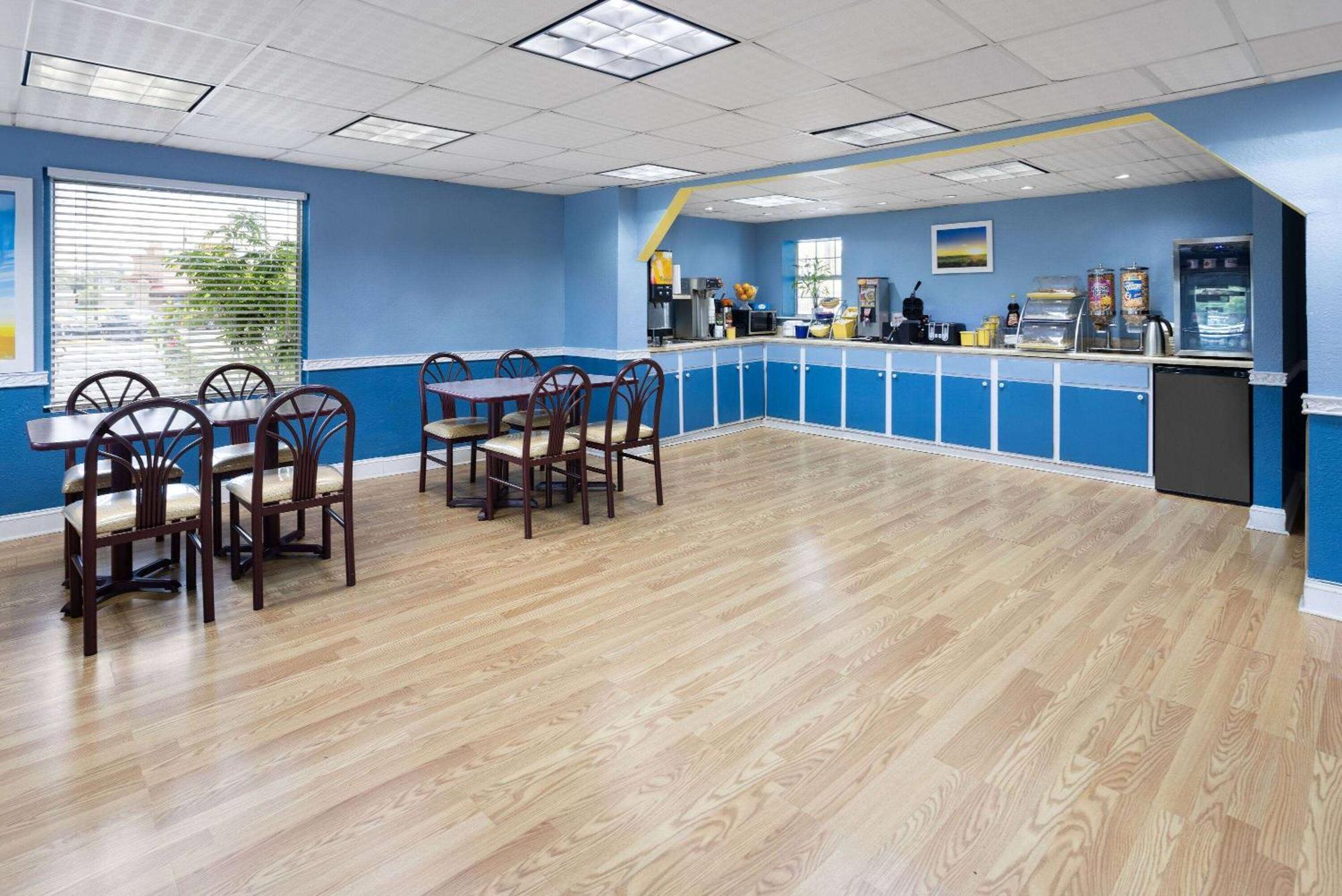 Days Inn By Wyndham Waycross Exteriér fotografie