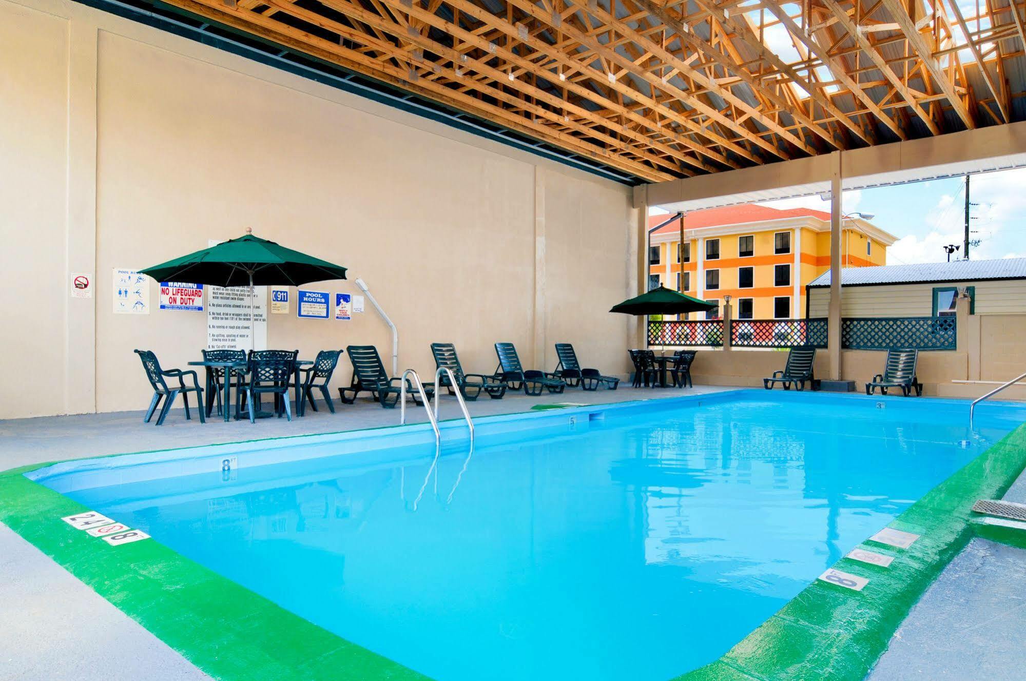 Days Inn By Wyndham Waycross Exteriér fotografie